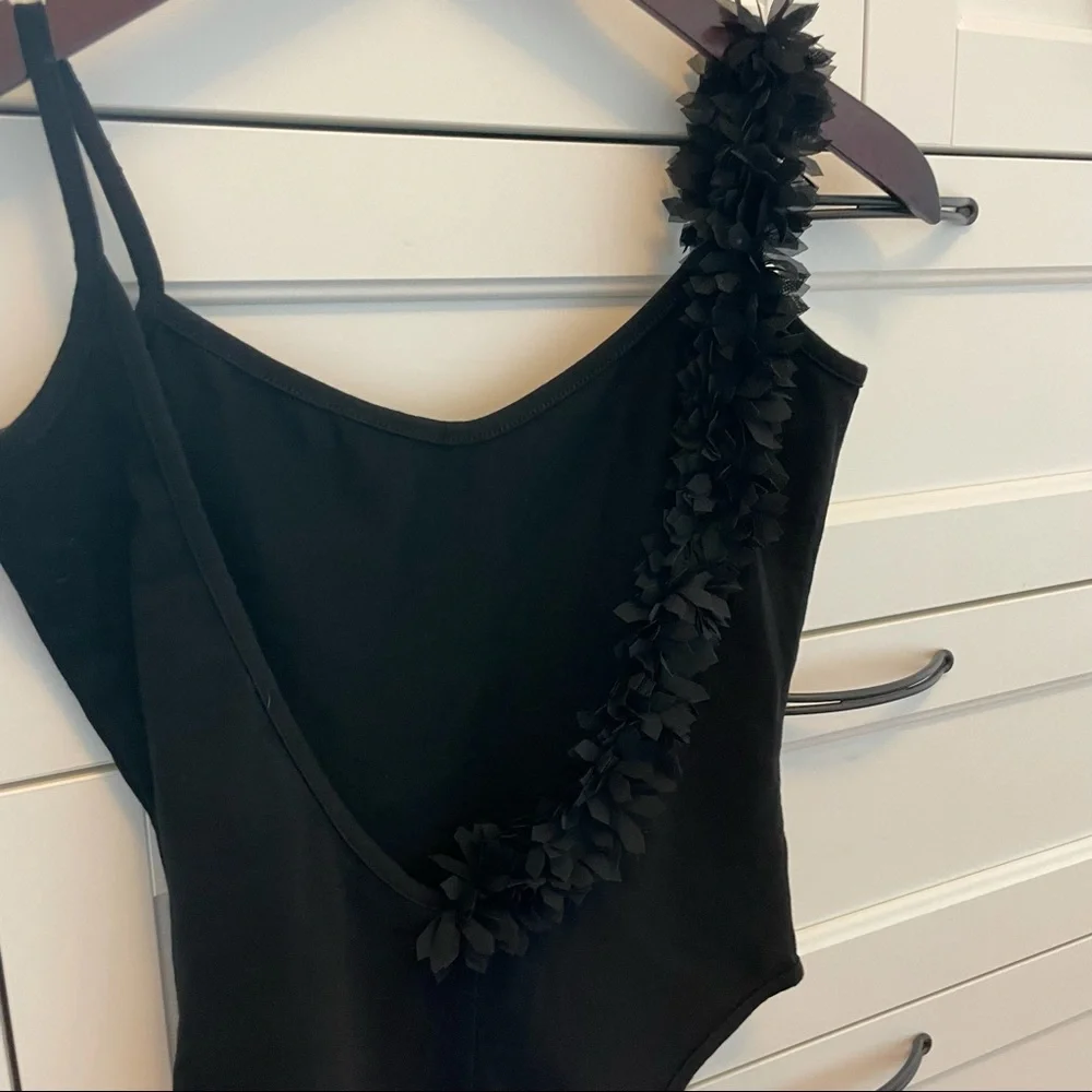 Black Floral Accent Body - Picture 3 of 8